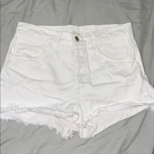 BRANDY MELVILLE: high waisted white denim shorts